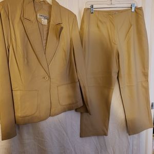 TAN 2 PC LEATHER JACKET N CROP LEATHER PANTS